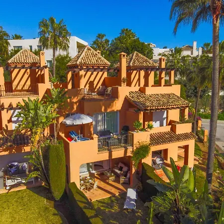 Paraiso Bellevue Townhouse *